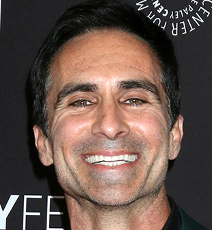 Nestor Carbonell